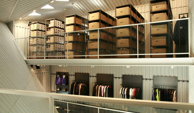 <strong>ナイキ｜NIKE｜原宿・キャットストリートにNSW STOREオープン</strong> NSW STORE 東京都渋谷区神宮前6-14-5 Tel. 03-5774-5585