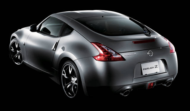 <b>NISSAN FAIRLADY Z｜日産フェアレディZ</b><br>ふくよかに張り出したリアフェンダーが、新型Zのエクステリアにおける最大の特徴。欧州の競合モデルにも負けない存在感をたたえている。