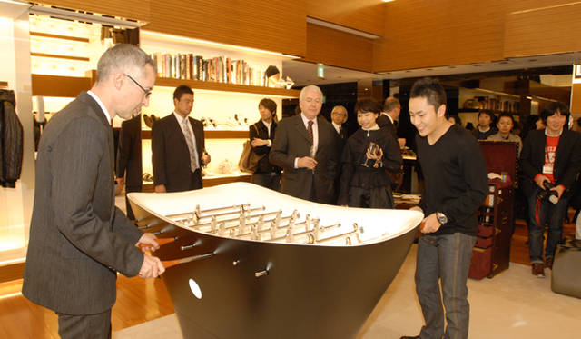 <strong>LOUIS VUITTON｜ルイ・ヴィトン</strong>　北京オリンピックで銀メダリストを獲得したフェンシングの太田雄貴選手。