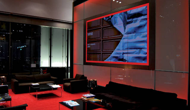 <b>MINI HOT LOUNGE｜ミニ・ホット・ラウンジ</b>