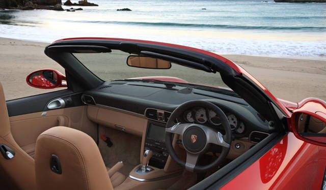 <b>PORSCHE 911 Carrera 4S Cabriolet ｜ポルシェ911カレラ 4Sカブリオレ</b>