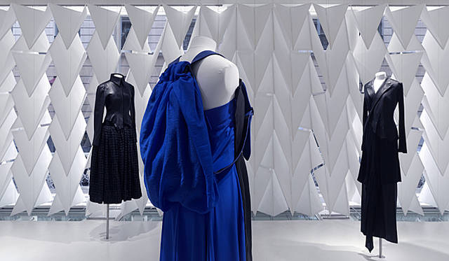 <b>YOHJI YAMAMOTO ヨージ ヤマモト</b>