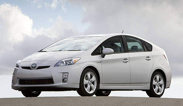 <b>TOYOTA PRIUS｜トヨタ・プリウス</b>