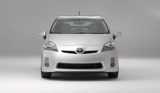 <b>TOYOTA PRIUS｜トヨタ・プリウス</b>