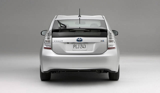 <b>TOYOTA PRIUS｜トヨタ・プリウス</b>