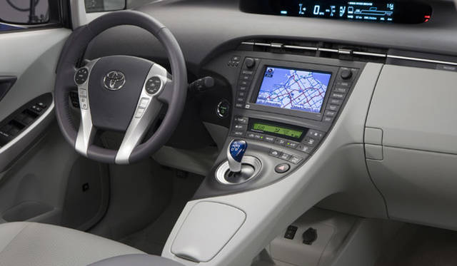 <b>TOYOTA PRIUS｜トヨタ・プリウス</b>