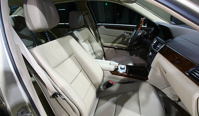 <b>Mercedes-Benz E CLASS｜メルセデス・ベンツ E クラス</b>