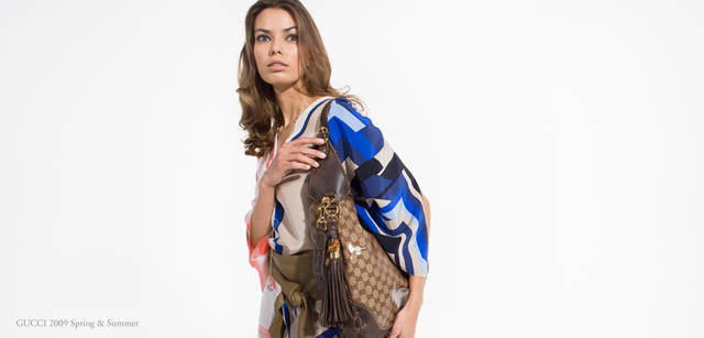 <strong>ＧＵＣＣＩ｜グッチ</strong>　バッグ 34万6500円、ドレス 37万6950円、ベルト 11万5500円、ネックレス 52万3950円、リング 180万6000円