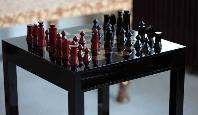 インテリアショップ『燕子花』<b>朱漆と黒漆のチェスセット</b>