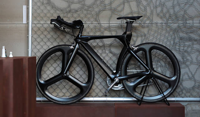 インテリアショップ『燕子花』<b>漆塗りの自転車</b>