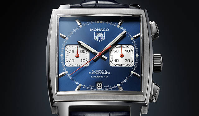 <b>「モナコ自動巻 クロノグラフ」</b><br>キャリバー12を搭載した新たなモデルが登場。ともに、自動巻き、SSケース×アリゲーターストラップ、6月発売予定、57万7500円（予価）。