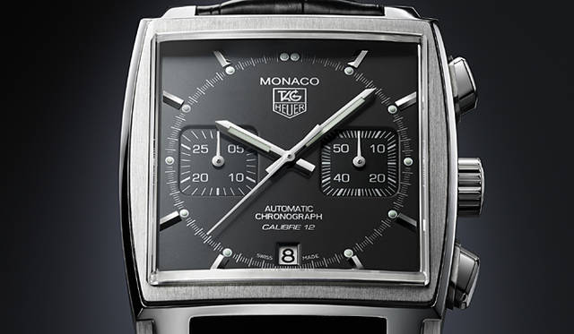 <b>「モナコ自動巻 クロノグラフ」</b><br>キャリバー12を搭載した新たなモデルが登場。ともに、自動巻き、SSケース×アリゲーターストラップ、6月発売予定、57万7500円（予価）。