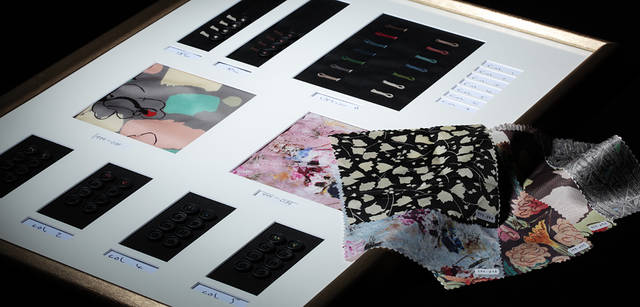 　ボタンはそれぞれガラスポットに入れられて。ホーンボタンやブレザー調のメタルボタンのほか、ナッツボタンも。