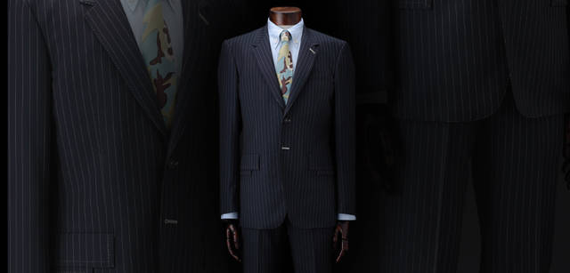 　青山店限定モデルに今シーズンのプリント裏地の組み合わせ。