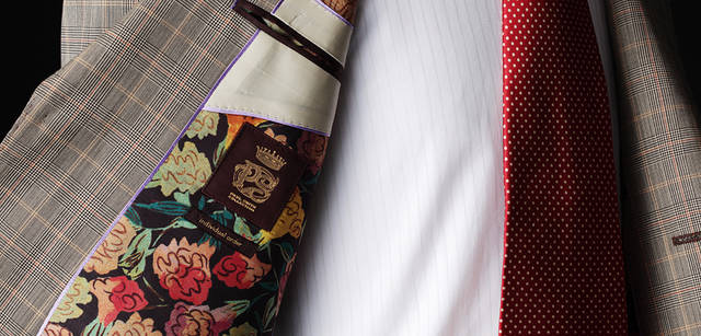 　同じく青山店限定モデルの組下パンツ。