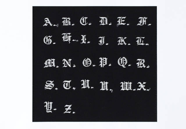 　アルファベットでのネーム入れサービスはこちらのフォントから選ぶ。