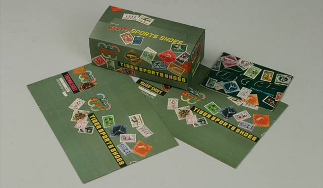 1958年のシューズ1足箱とカタログ