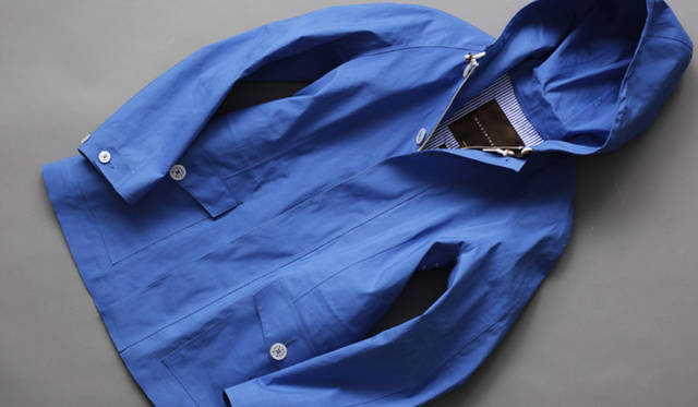 今シーズンの新色で、爽やかなグラスグリーンを使った、定番のIラインのステンカラーコート。<br>FENWICK（フェンウィック） ¥126,000 ビームス ハウス｜03-5220-8686