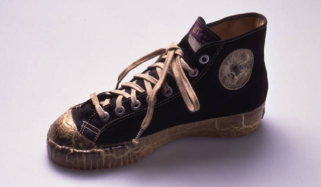 1951年、第1号バスケットボールシューズ