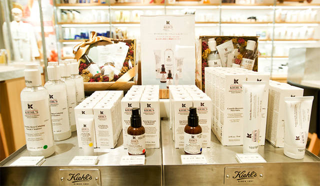 メンズアイテムは、メンズ館1階で展開中