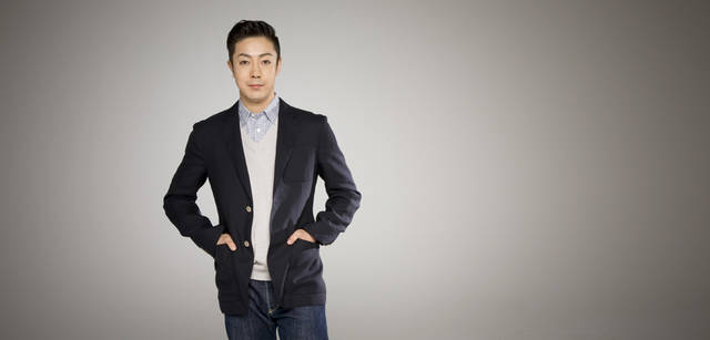 　五代目尾上菊之助がマーガレット・ハウエルを着る。