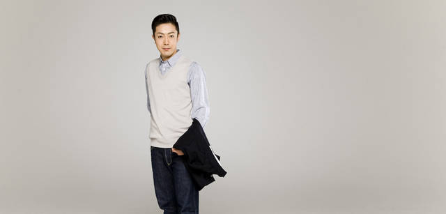 　五代目尾上菊之助がマーガレット・ハウエルを着る。