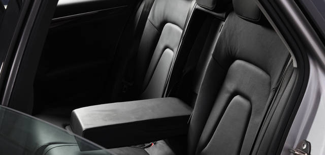 アウディ A4 1.8 TFSI × 永瀬正敏