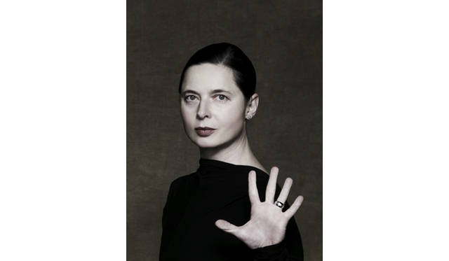 チャリティプロジェクトに賛同した女優、イザベラ・ロッセリーニ。