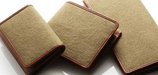 <strong>PAUL SUMITH｜ポールスミス</strong>　左から、名刺入れ 1万5750円、2つ折り財布 2万5200円、長財布 2万9400円