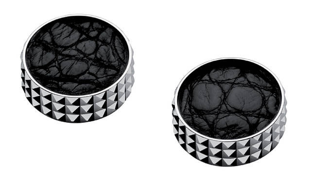 ボタンカバー 3万2550円