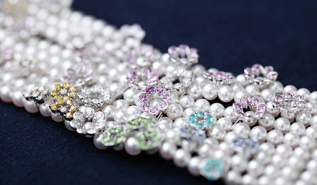 ネックレス：WG×アコヤ真珠×サファイア×トルマリン×タンザナイト×ガーネット×ダイヤモンド 840万 