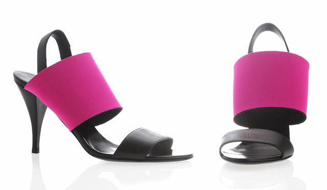 マットなブラックとピンクのバランス感が秀逸。張りのあるウレタン地にフューシャが映える。シューズ 6万3000円【参考価格】（ピエール アルディ／ステディ スタディ｜03-5469-7110）