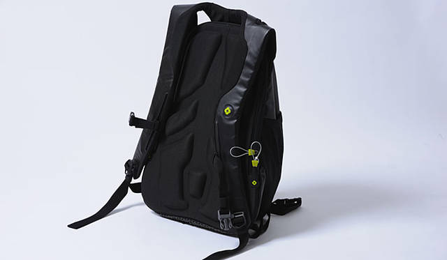 <b>BEAUTY＆YOUTH UNITED ARROWS｜ビューティ＆ユース ユナイテッドアローズ</b>　 現代の探検家のためのバッグ「サムソナイト・アウトラボ」