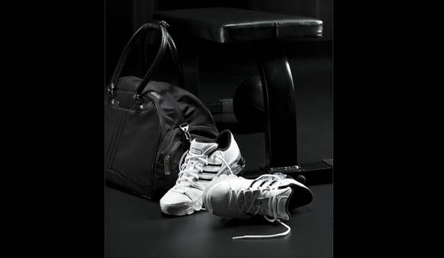 　「adidas-premiumstyle」 Premium ボストン（E39831）1万1445円、スコーチ マイクロバウンス＋II（G07391）1万5750円