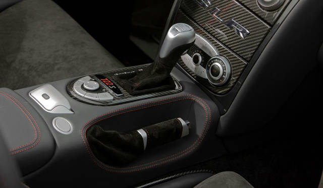 <b>Mercedes-Benz SLR MCLAREN ROADSTER 722 S｜メルセデス･ベンツ SLR マクラーレン ロードスター 722 S</b>