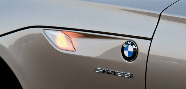 New BMW Z4｜発光ダイオード（LED）式ターン・インジケーターが組み込まれたサイドのオーナメント。