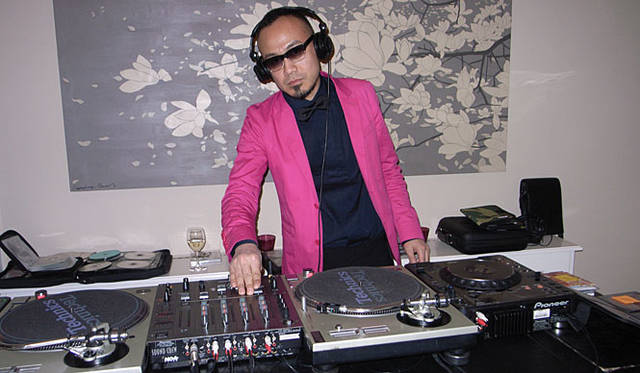 <strong>OLIVER GOLDSMITH Reception @No.4 House</strong>DJを担当した松浦俊夫氏