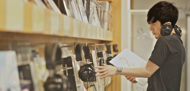 DJ KAWASAKI Dressed in WIRED by Tomoki Sukezane        AGAV733 @DANCE MUSIC RECORD