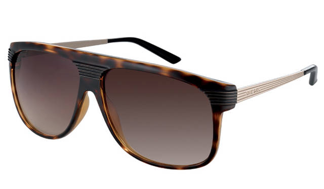 「DIESEL」アイウエアコレクション　「DS 0167」 1万7850円