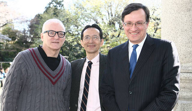 左から、フレッドペリー社 社長 John Flynn氏、ヒットユニオン社長 兼 フレッドペリー社会長 田辺克幸氏、Mr.David Warren 駐日英国大使