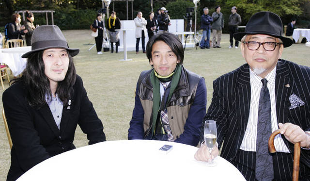 左から、CA4LA、testクリエイティブディレクター 秋元信宏氏、ナノ・ユニバース クリエイティブディレクター 姉川輝天氏、ウィーブトシ代表取締役 吉澤利男氏