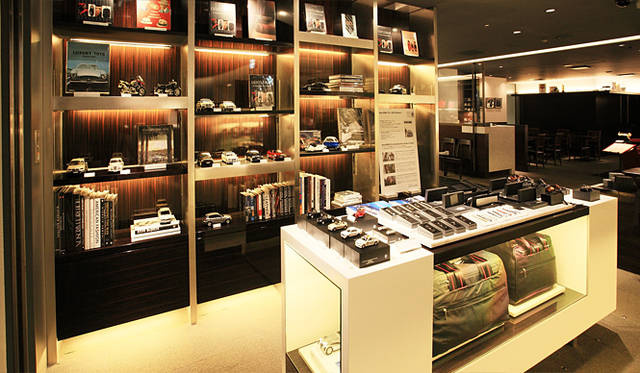 New BMW Z4 × ISETAN Men’s｜伊勢丹新宿店メンズ館8階レジデンスでのBMWグッズ販売スペース