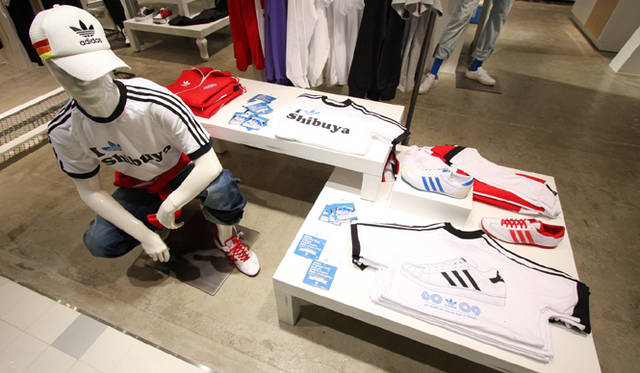 スリーストライプス誕生60周年記念を表現した限定Tシャツ