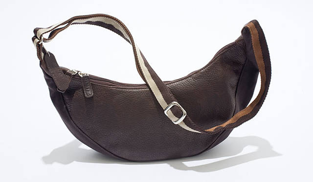 <b>UNITED ARROWS｜ユナイテッドアローズ</b>　「N.I.B（エヌ・アイ・ビー）」バナナショルダー 1万8900円