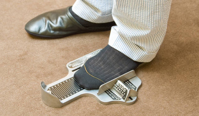 JOHN LOBB｜ジョン ロブ　祐真朋樹、ジョン ロブで「MADE TO ORDER」する(前編)　サイジング