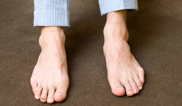 JOHN LOBB｜ジョン ロブ　祐真朋樹、ジョン ロブで「MADE TO ORDER」する(前編)　左足の方が細いのが特徴