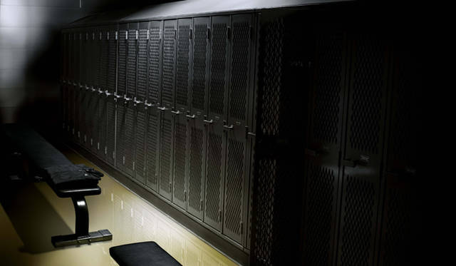 　「adidas-premiumstyle」 左／PT FabricX ショートスリーブTシャツ（E07246）7245円、PT FabricX ショーツ（E07238）7245円、スコーチ マイクロバウンス＋II（G07391）1万5750円　右／PT ストレッチ フレンチテリー ジャケット（E07255）1万1550円、PT ストレッチ フレンチテリー パンツ（E07252）1万500円、スコーチ マイクロバウンス＋II（G07391）1万5750円