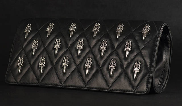 <b>CHROME HEARTS｜クロムハーツ</b>　「ダガーシリーズ」キルティッド クラッチバッグ ダガー 35万3850円