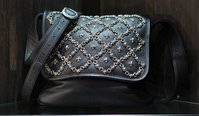 <b>CHROME HEARTS｜クロムハーツ</b>　ショルダーバッグ 70万6650円