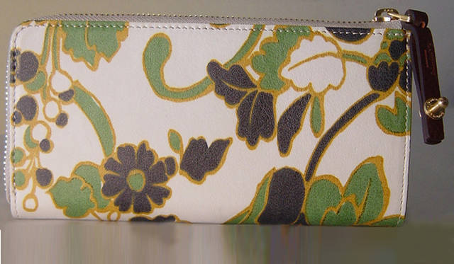 「L＆KONDO」 フラワープリントウォレット2万4150円